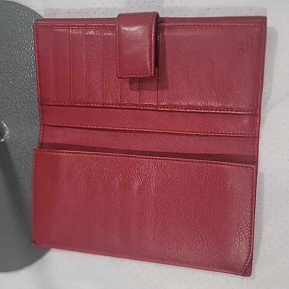 Authentic Gucci Check Book Soft Leather Wallet. - Picture 5 of 17